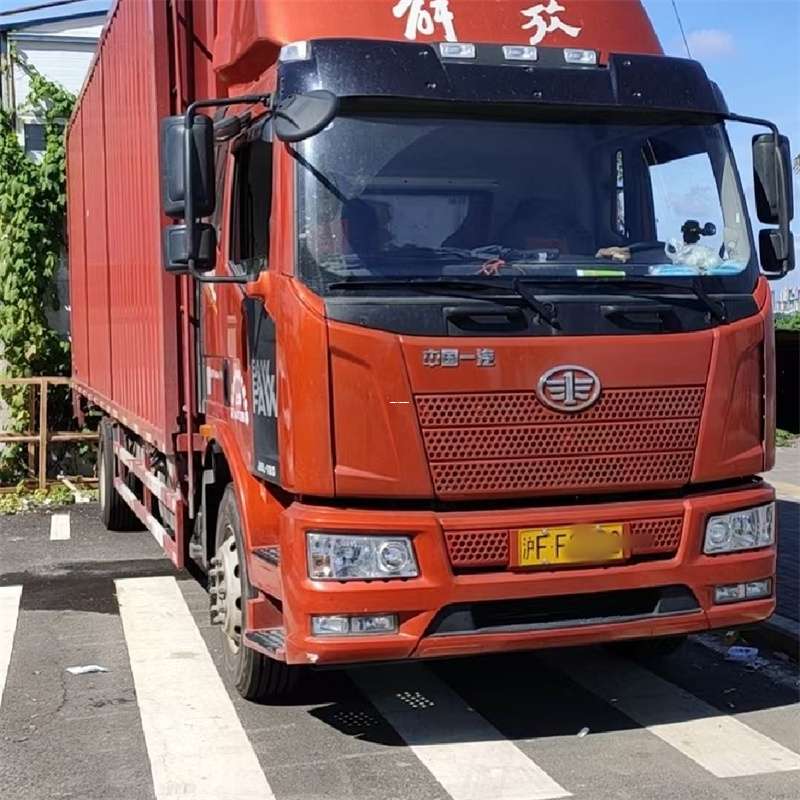 凌河区罗平县进仓物流：专线直达的多元货运之旅